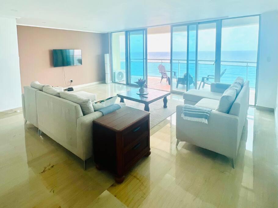 Beach Front Penthouse In Exclusive Tower Santo Domingo Exterior photo