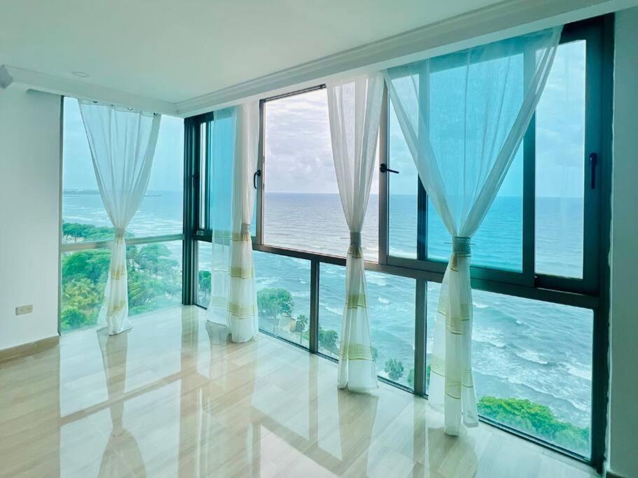 Beach Front Penthouse In Exclusive Tower Santo Domingo Exterior photo