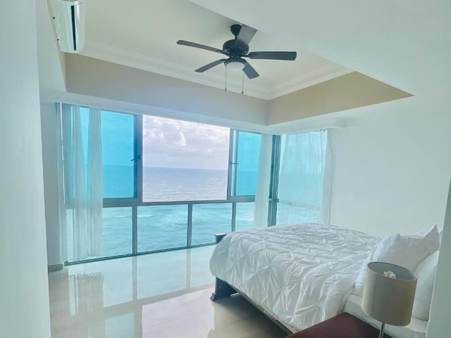 Beach Front Penthouse In Exclusive Tower Santo Domingo Exterior photo